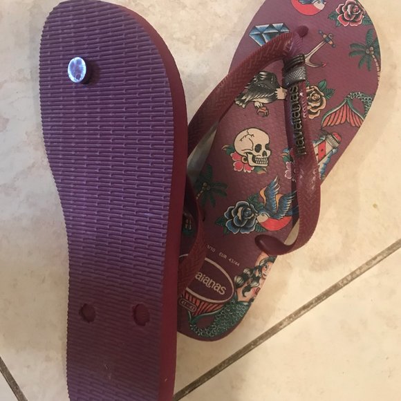 Havaianas Flip Flops - Picture 2 of 3